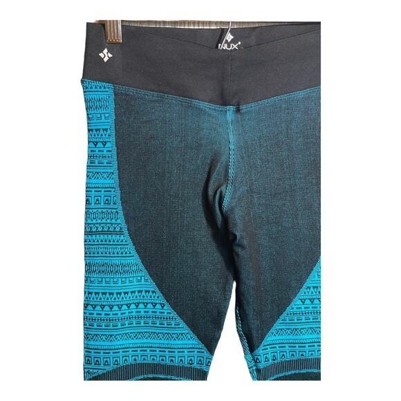NUX Mild V-Front Aztec Print Two Toned Athletic Leggings Turquoise and Black M - Picture 4 of 5